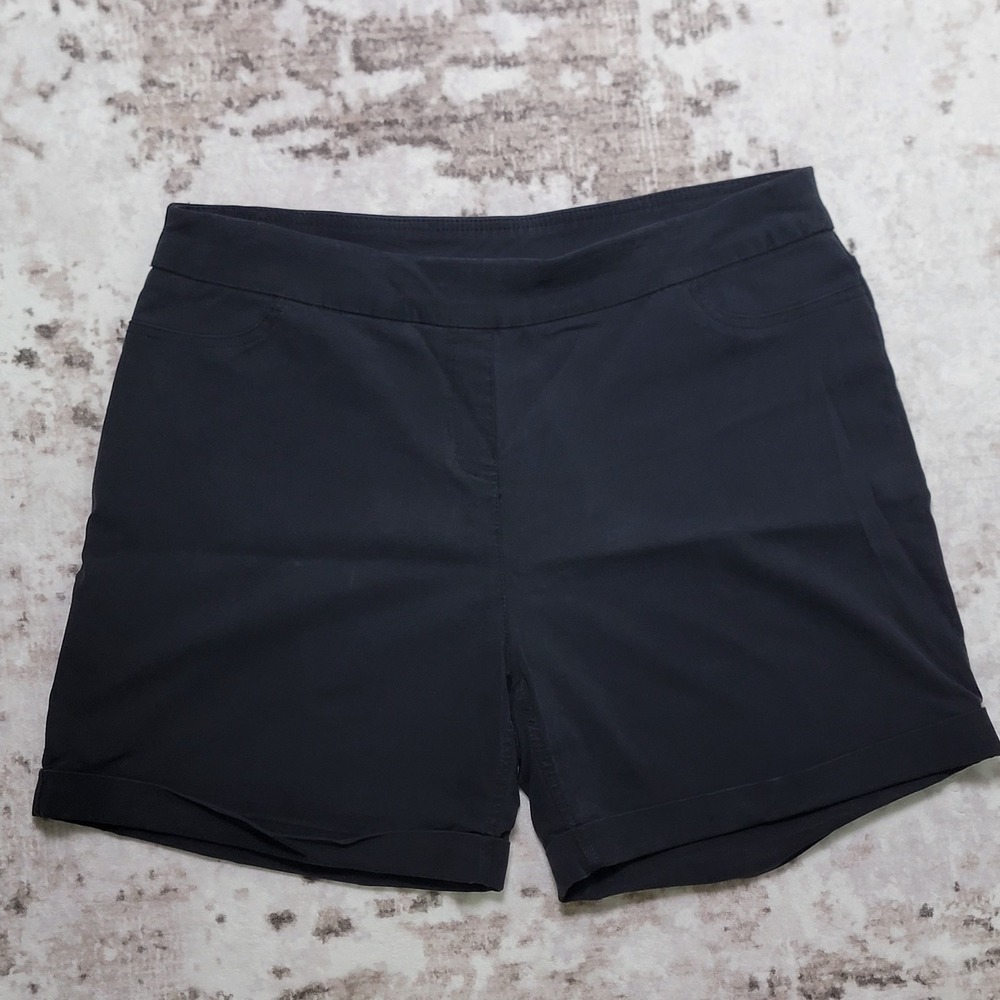 Women's Soft Surroundings Black Cuffed Shorts - Size Large